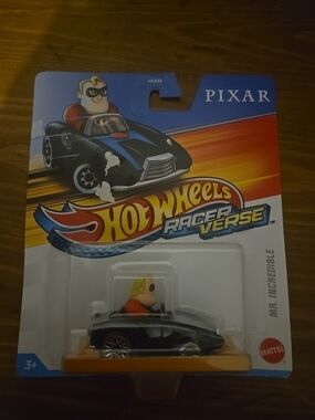 RacerVerse Mr. Incredible Black Toy Car - Pixar